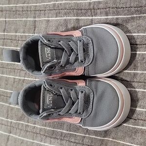 Slip on gray and pink Vans